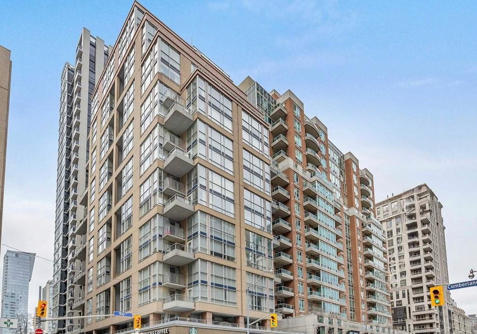 80-cumberland-street-toronto-ontario-c12579148