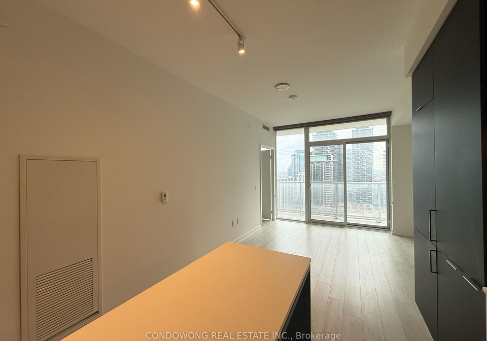 33-helendale-avenue-toronto-ontario-c12579682
