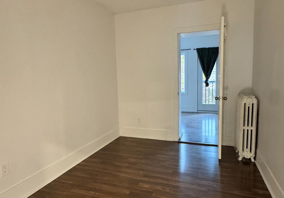 1077-bathurst-street-toronto-ontario-c12580052