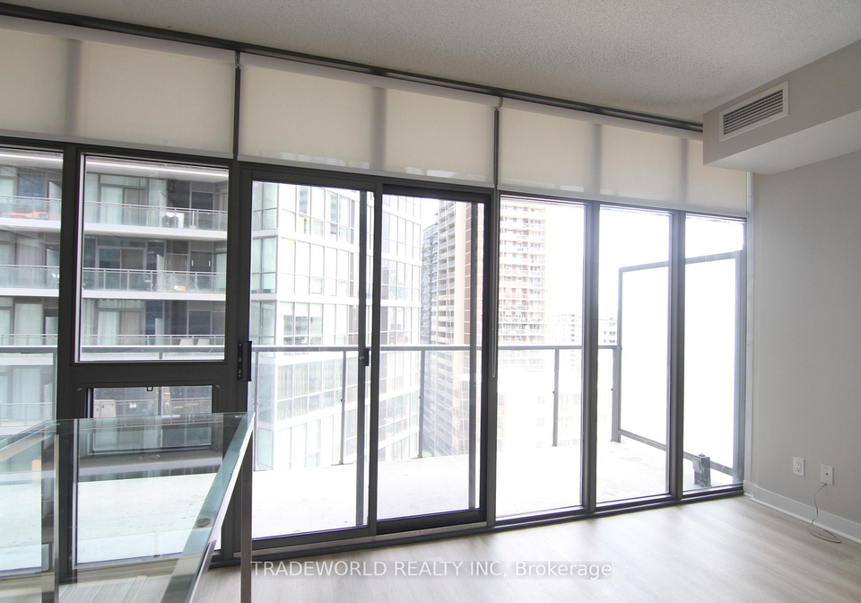 33-charles-street-toronto-ontario-c12580178