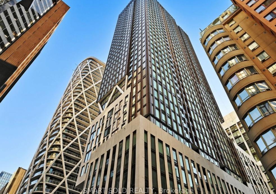 238-simcoe-street-toronto-ontario-c12580426