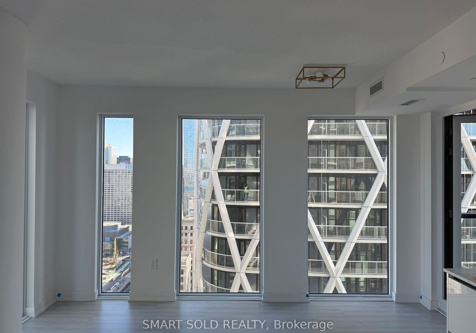 238-simcoe-street-toronto-ontario-c12580426