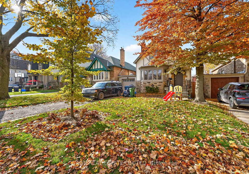 12-fairleigh-crescent-toronto-ontario-c12580604