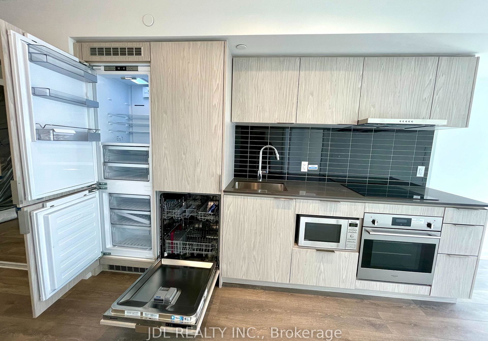 60-shuter-street-toronto-ontario-c12580798
