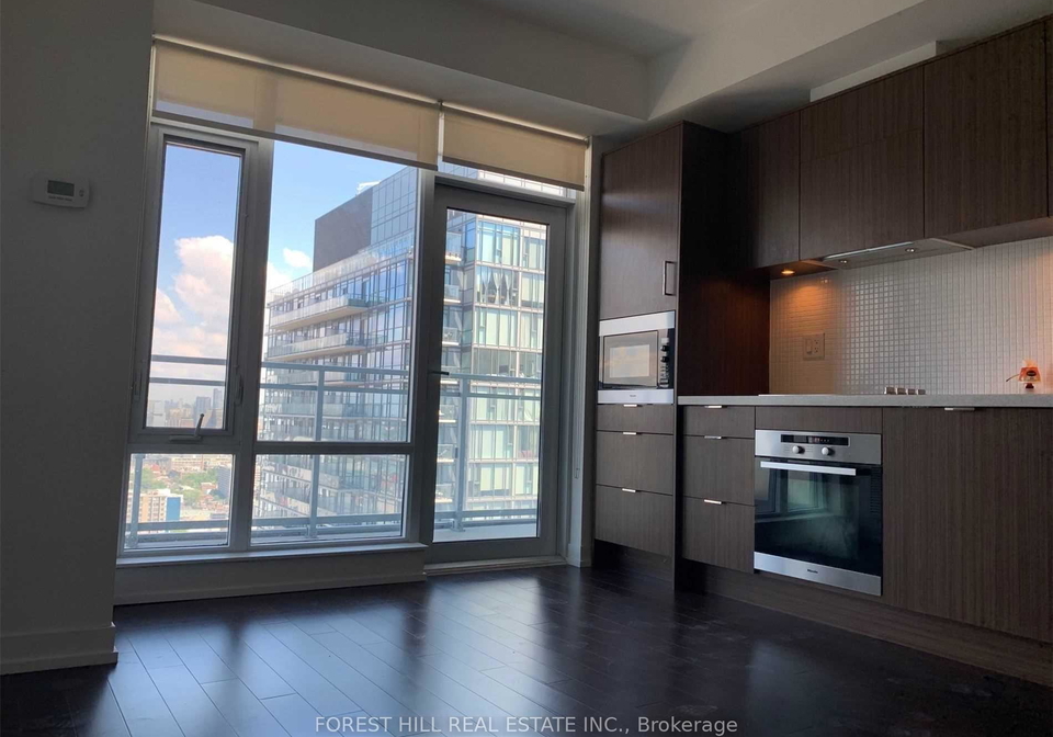 21-widmer-street-toronto-ontario-c12581790