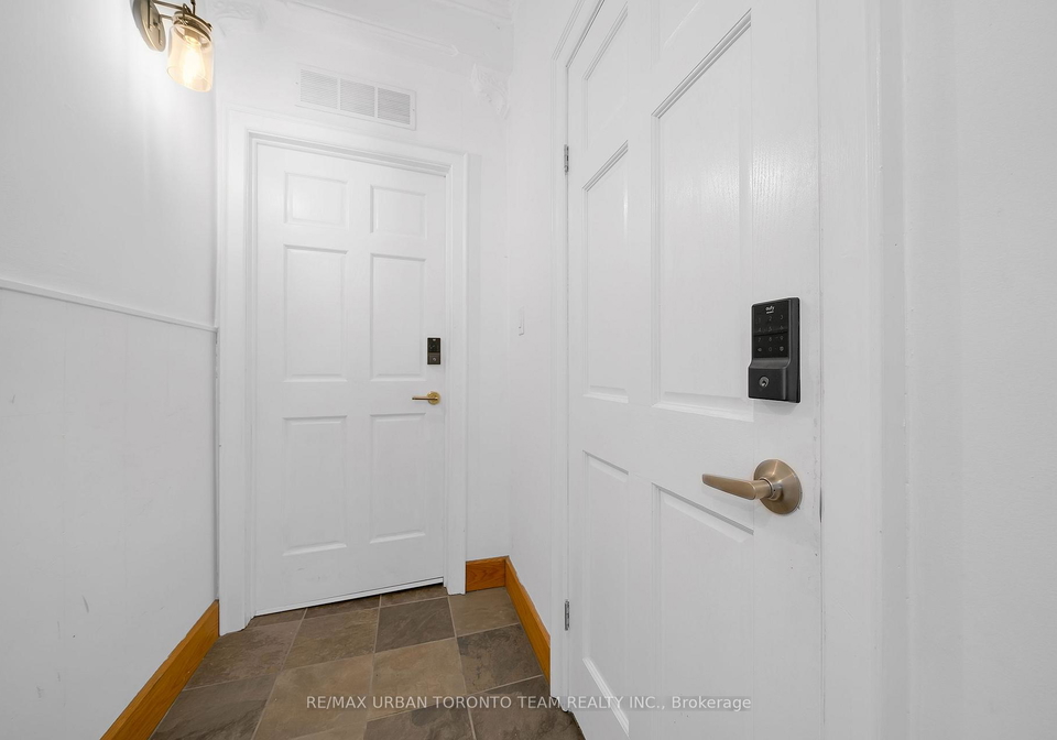 87-oxford-street-toronto-ontario-c12581796