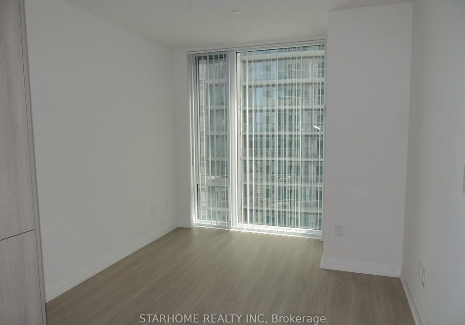 8-widmer-street-toronto-ontario-c12581926