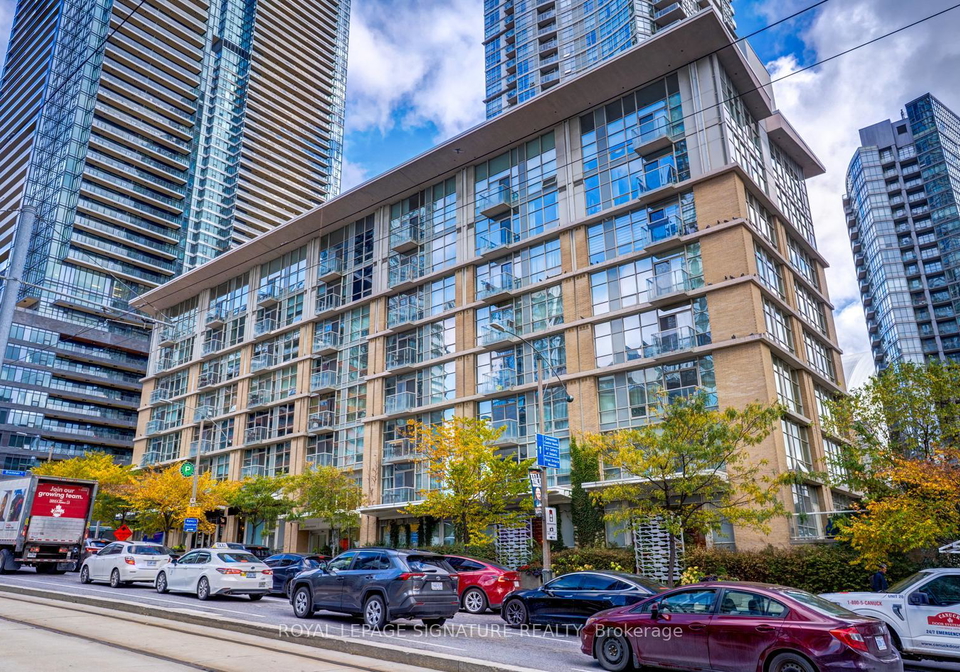 9-spadina-avenue-toronto-ontario-c12582304