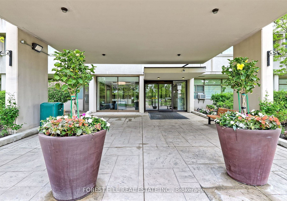 725-don-mills-road-east-york-ontario-c12582368