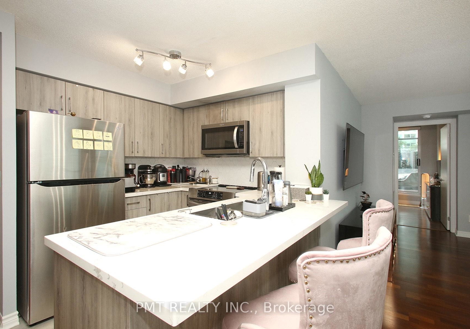 16-yonge-street-toronto-ontario-c12582390