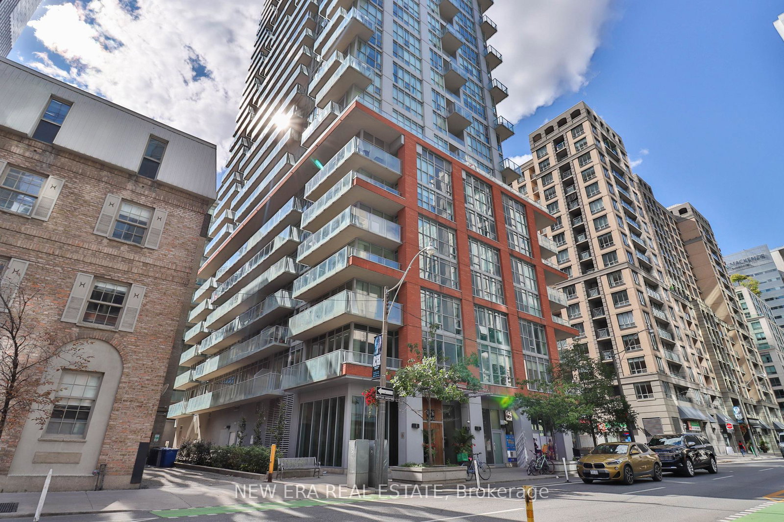 126-simcoe-street-toronto-ontario-c12582410