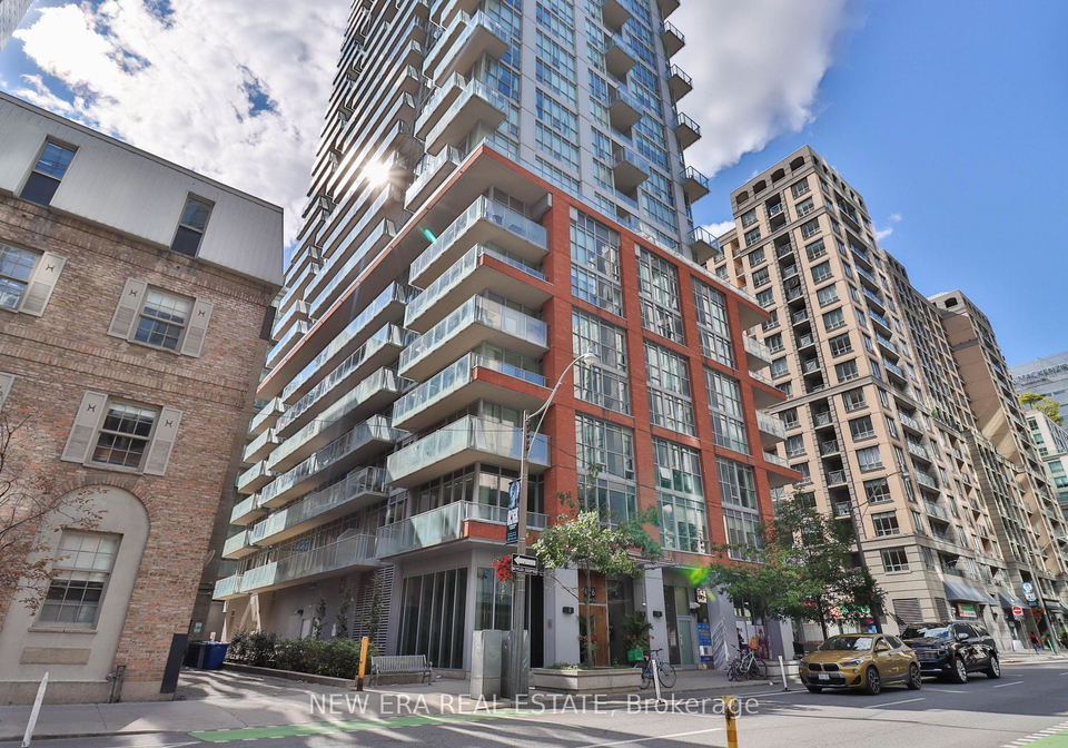 126-simcoe-street-toronto-ontario-c12582410