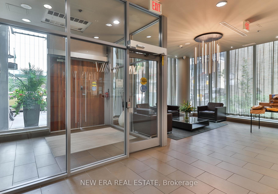 126-simcoe-street-toronto-ontario-c12582410