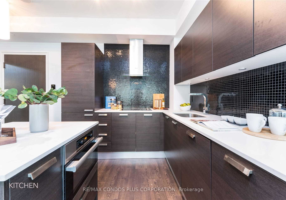 11-bogert-avenue-toronto-ontario-c12582576