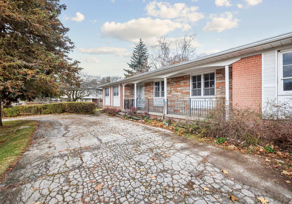 120-fenn-avenue-north-york-ontario-c12582936