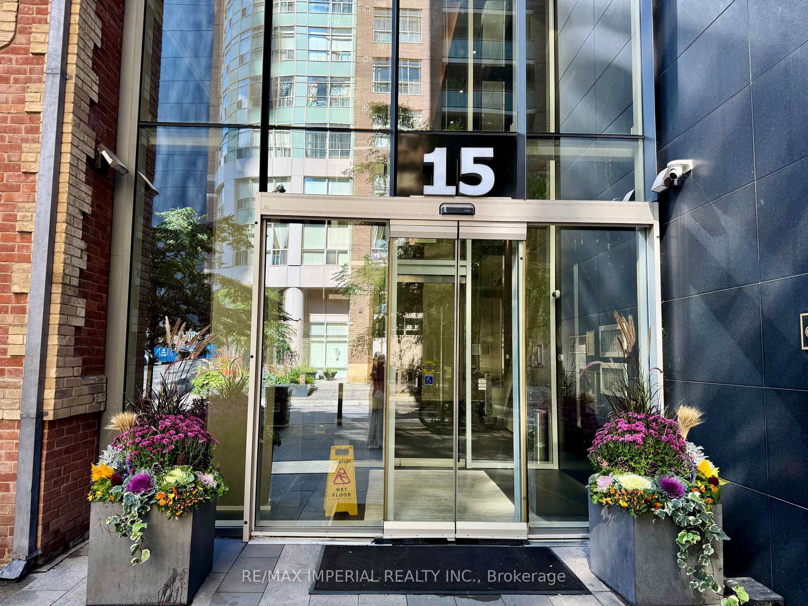 15-grenville-street-toronto-ontario-c12583958