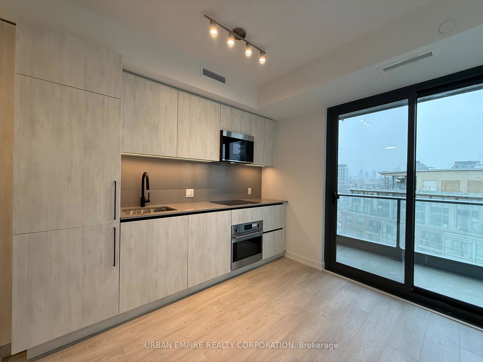 35-parliament-street-toronto-ontario-c12584292