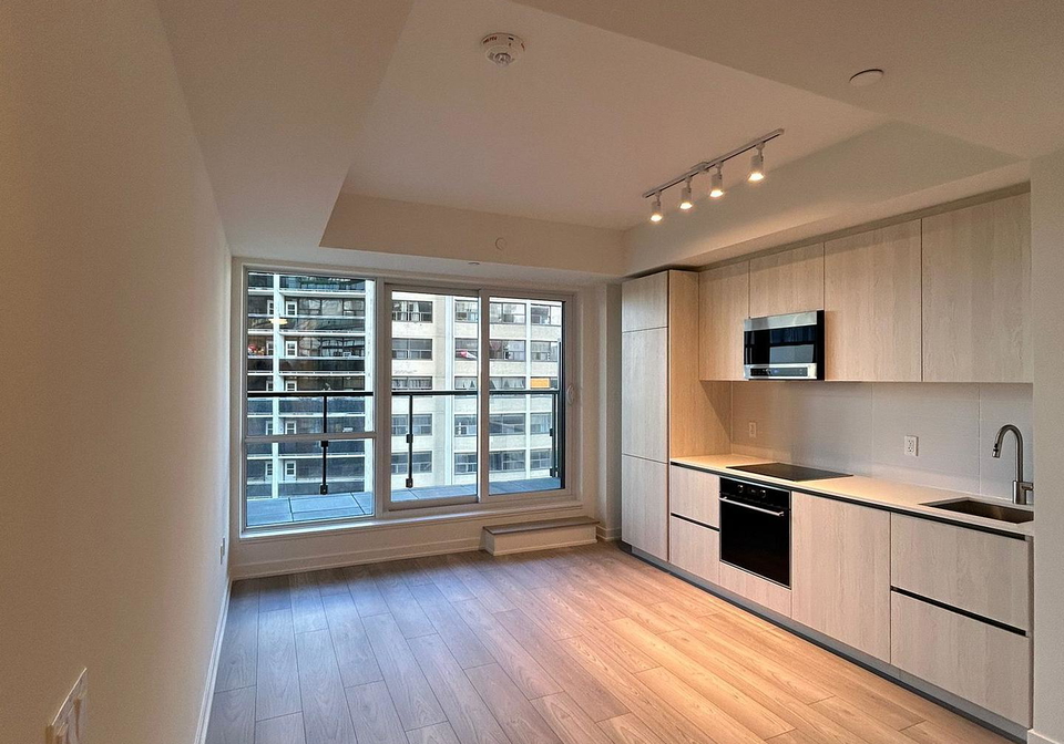 120-broadway-avenue-toronto-ontario-c12584538