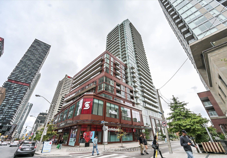 33-helendale-avenue-toronto-ontario-c12585508