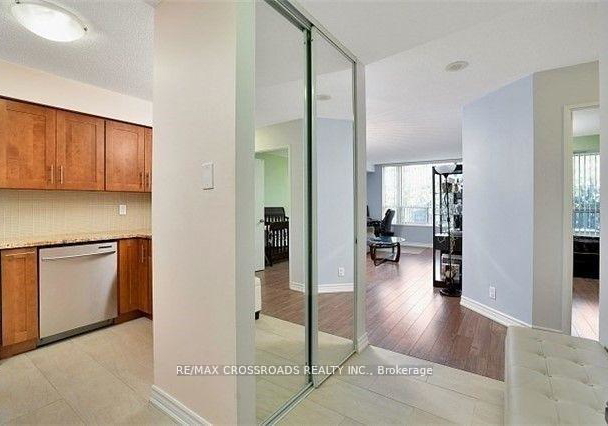 100-upper-madison-avenue-toronto-ontario-c12585770
