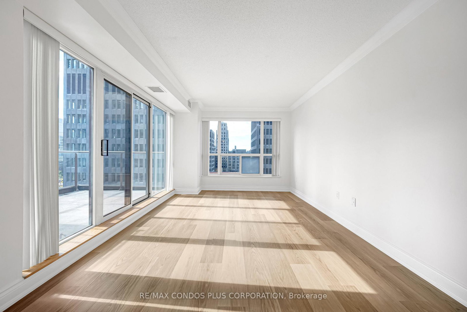 909-bay-street-toronto-ontario-c12586108