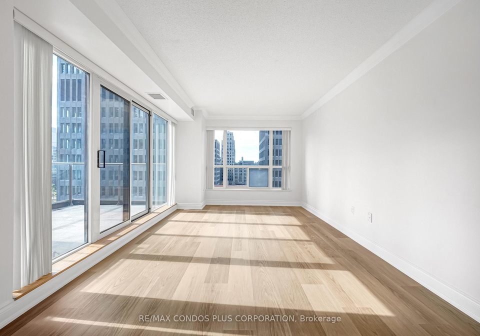 909-bay-street-toronto-ontario-c12586108