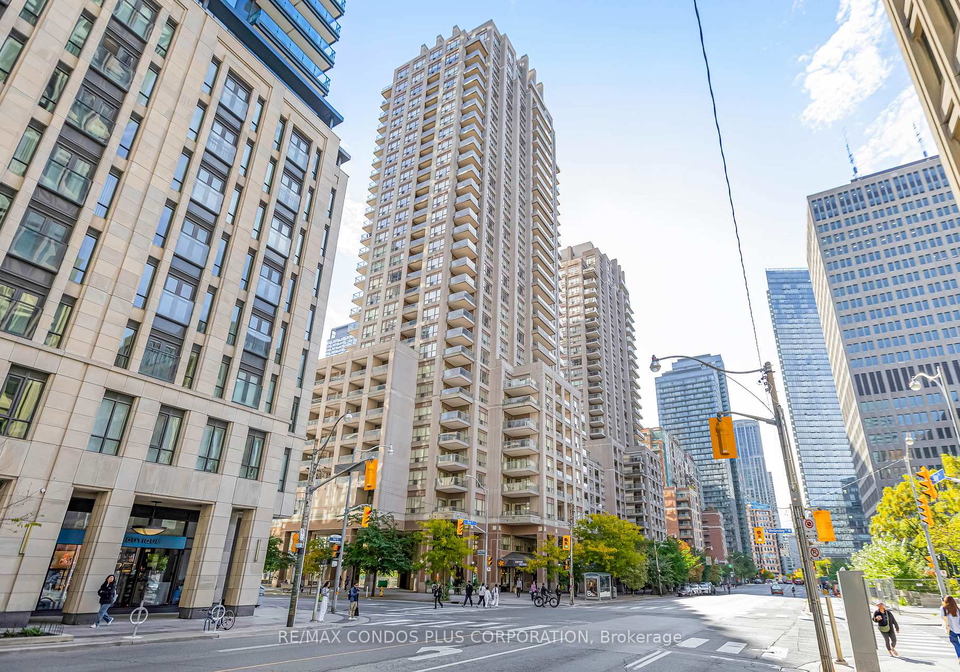909-bay-street-toronto-ontario-c12586108