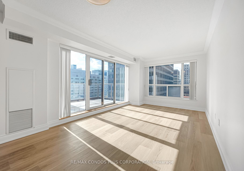 909-bay-street-toronto-ontario-c12586108