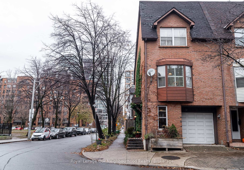 2-longboat-avenue-toronto-ontario-c12586282