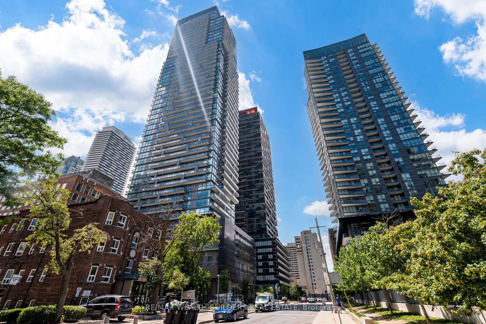 39-roehampton-avenue-toronto-ontario-c12586428