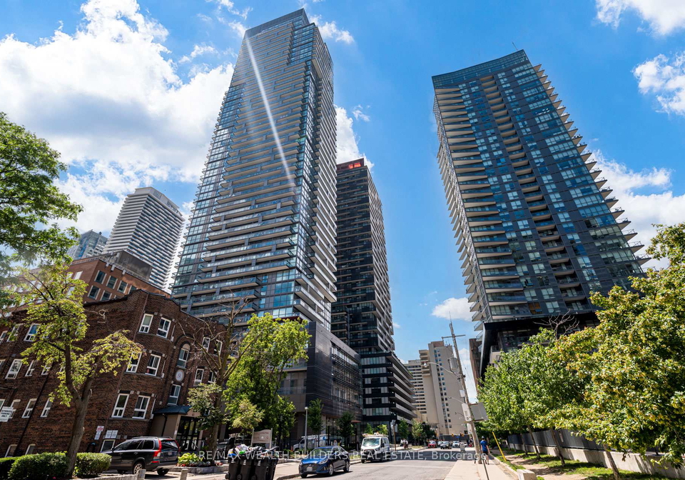 39-roehampton-avenue-toronto-ontario-c12586428