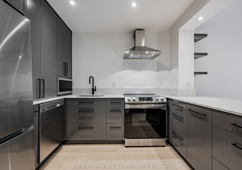 607-huron-street-toronto-ontario-c12586656