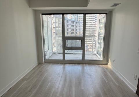 19-bathurst-street-toronto-ontario-c12586992