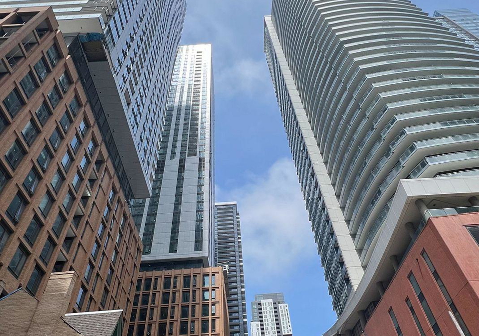 8-widmer-street-toronto-ontario-c12587082