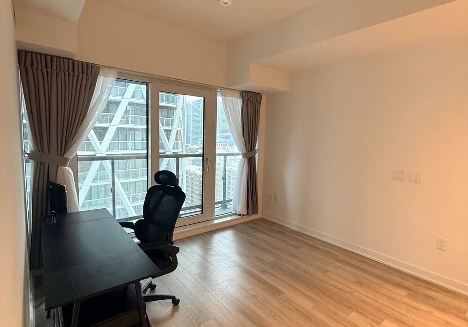 238-simcoe-street-toronto-ontario-c12587196