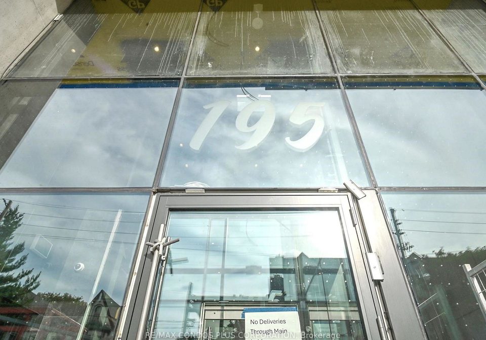 195-mccaul-street-toronto-ontario-c12587386