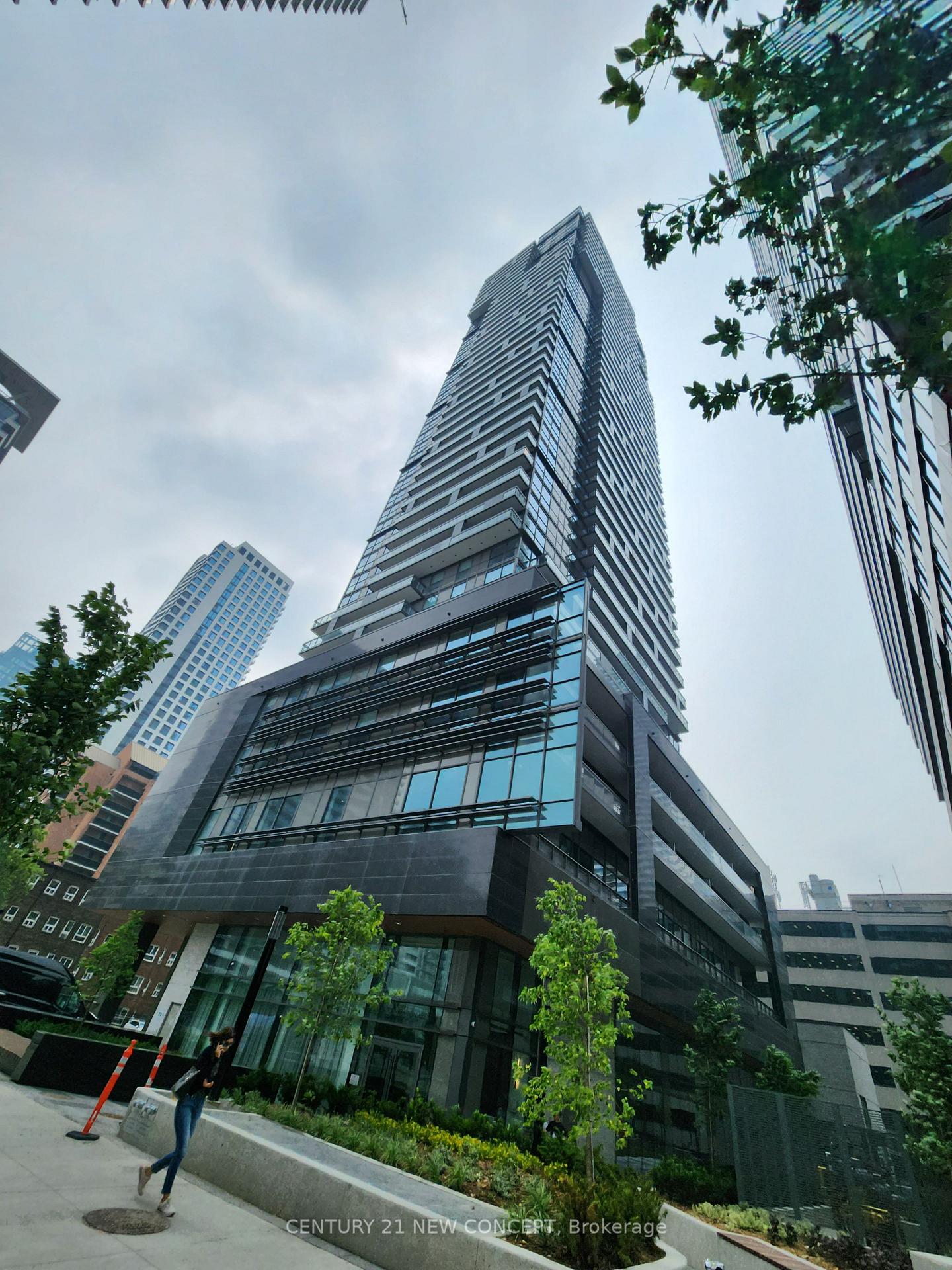 39-roehampton-avenue-toronto-ontario-c12588418