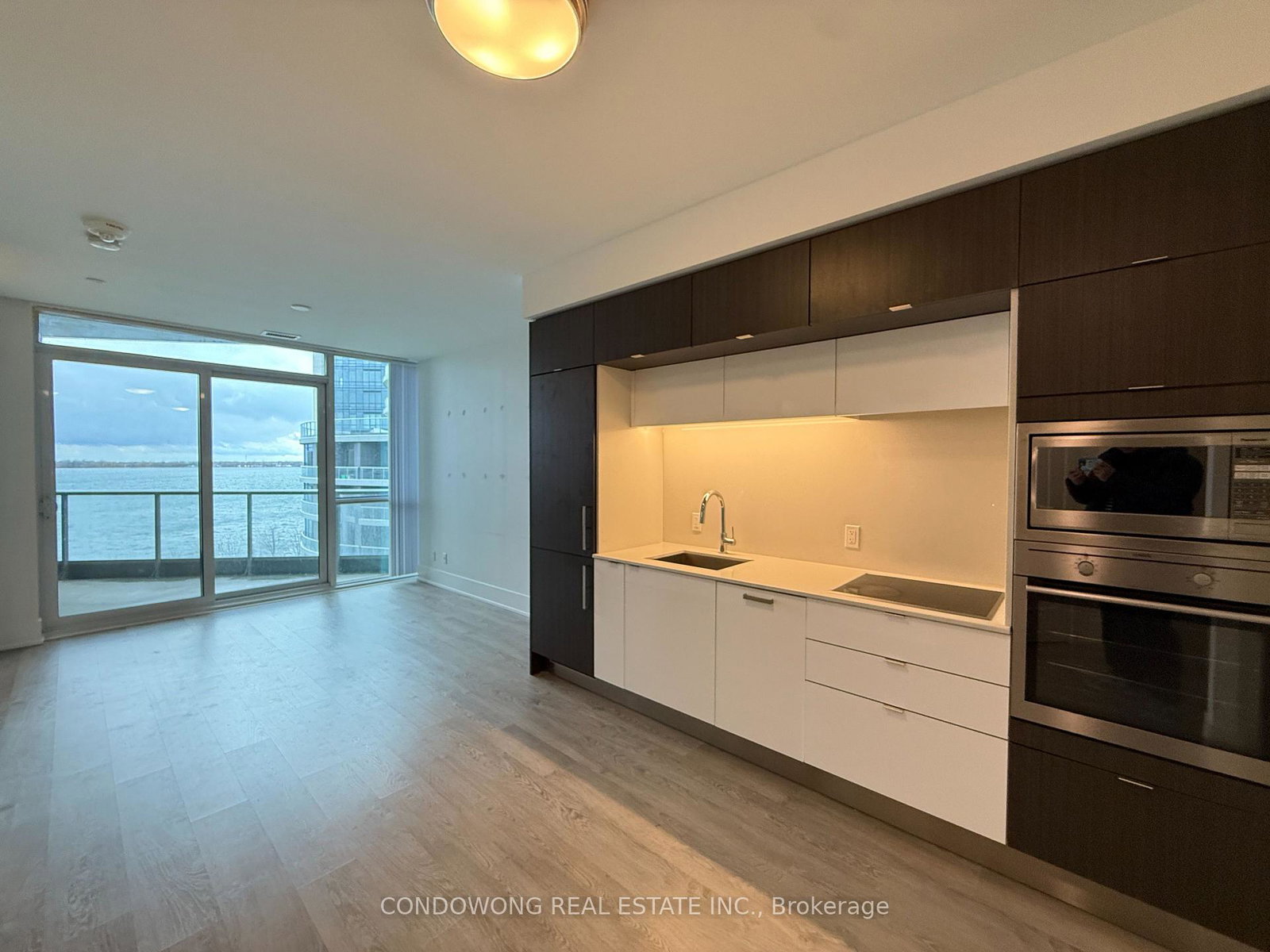 1-edgewater-drive-toronto-ontario-c12588954
