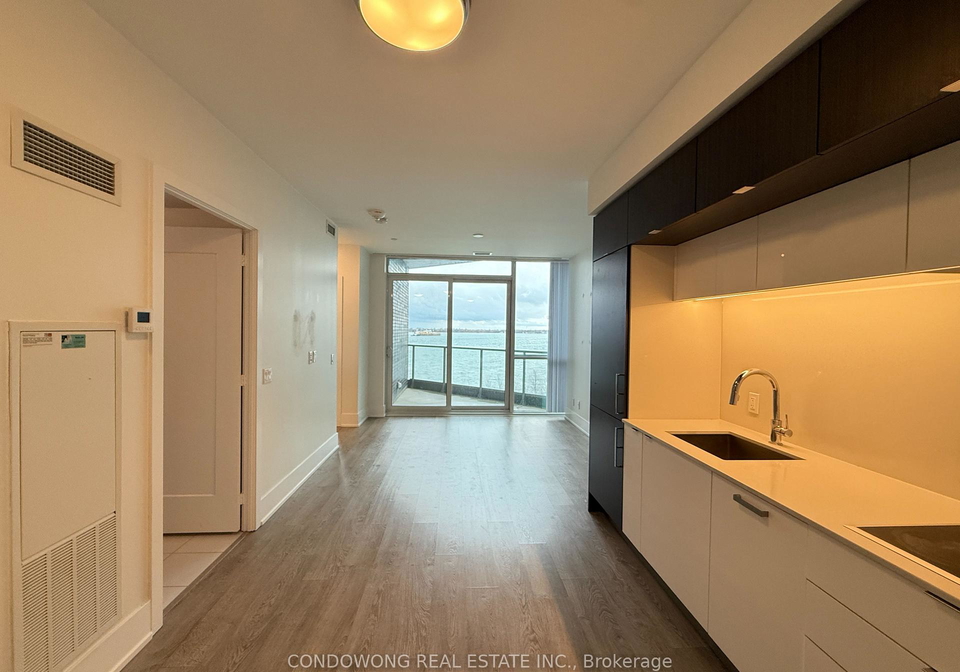 1-edgewater-drive-toronto-ontario-c12588954