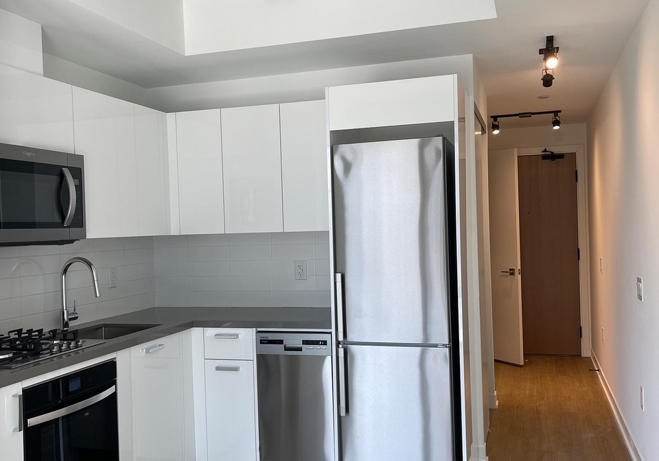 195-mccaul-street-toronto-ontario-c12589082
