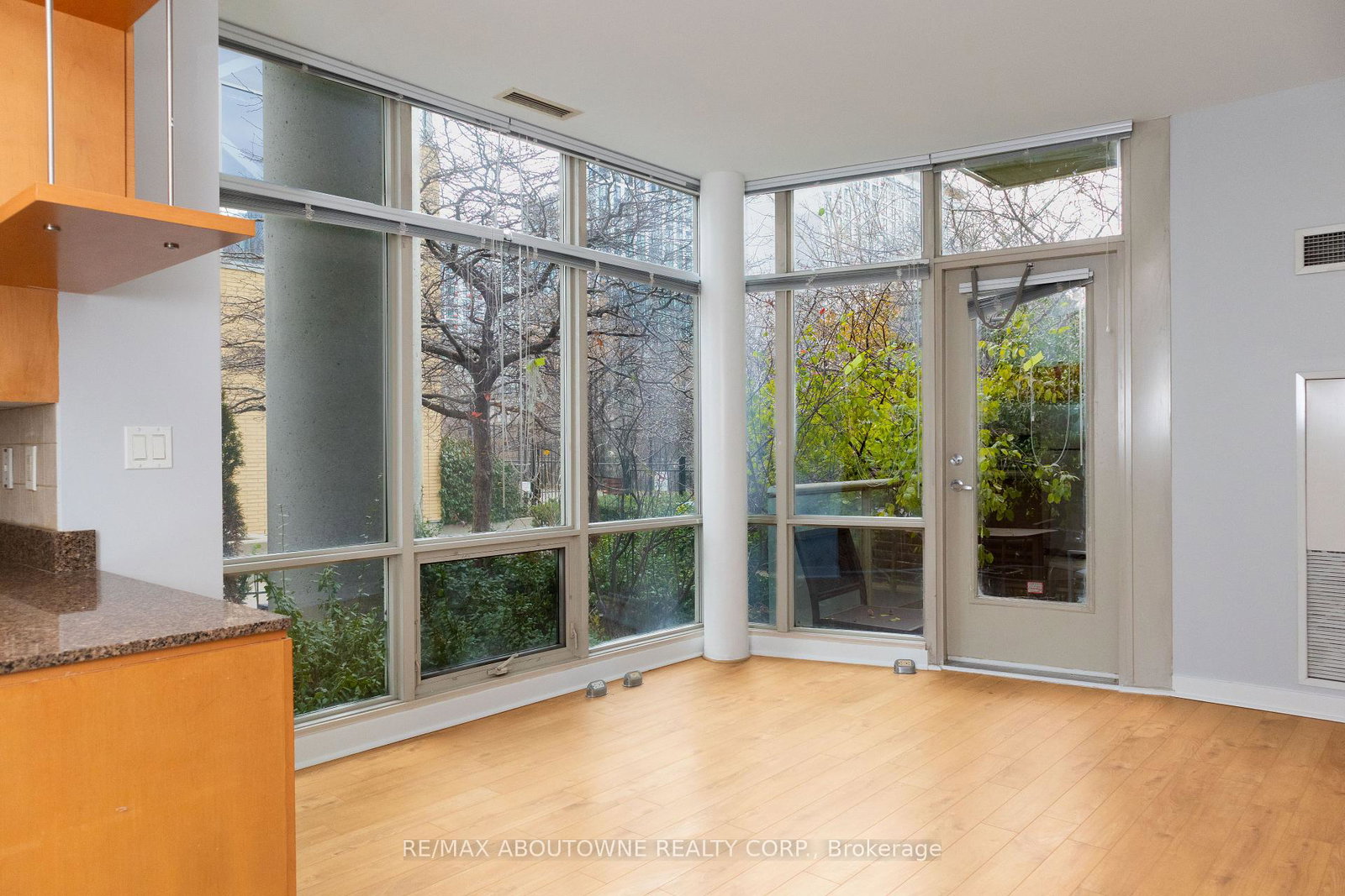 35-mariner-terrace-toronto-ontario-c12589446