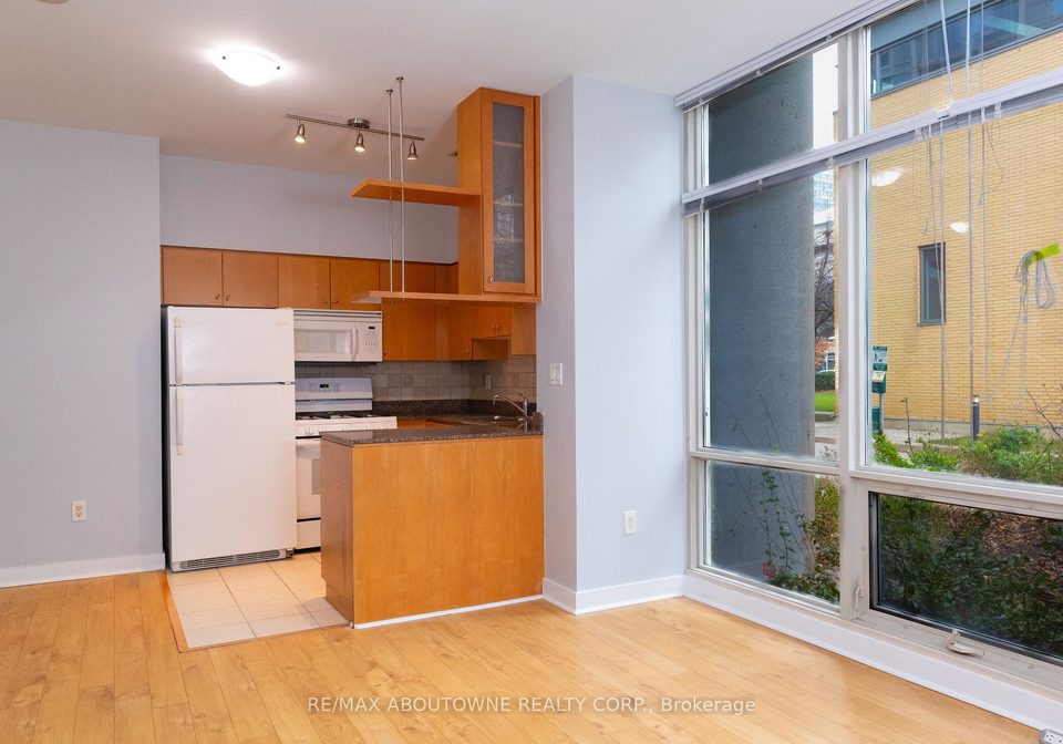 35-mariner-terrace-toronto-ontario-c12589446