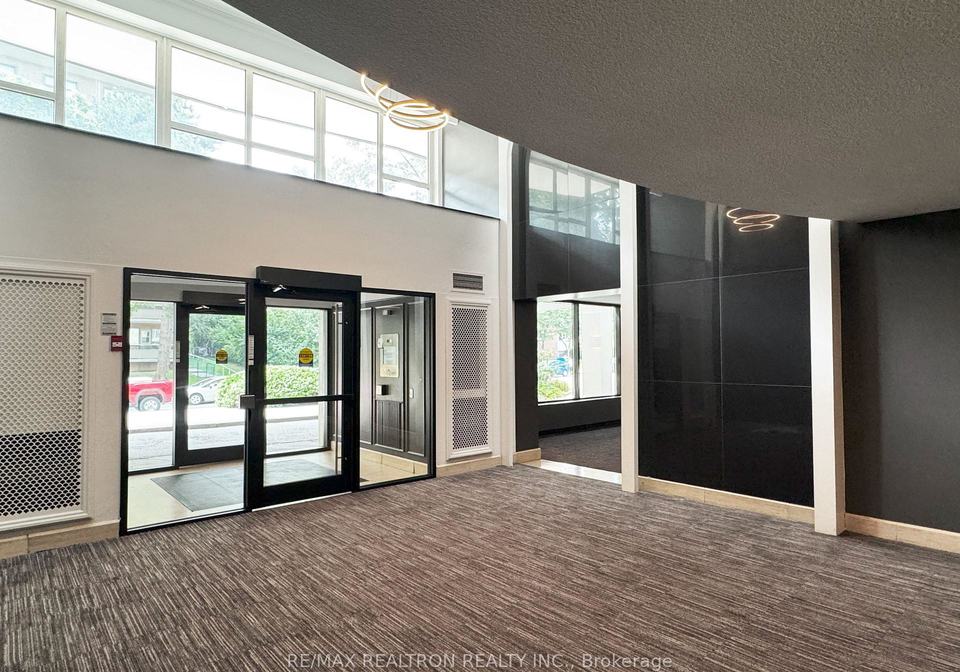 10-shallmar-boulevard-toronto-ontario-c12589728