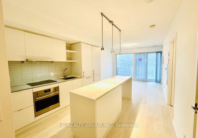 100-harbour-street-toronto-ontario-c12589858