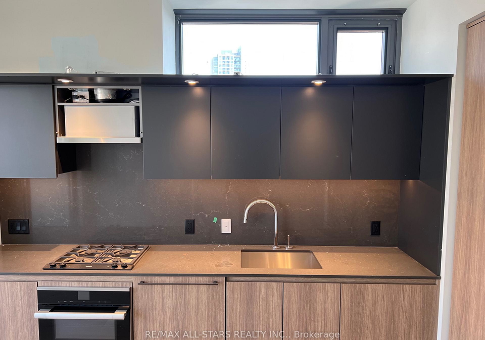 81-wellesley-street-e-toronto-ontario-c12589906