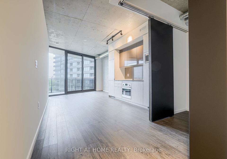 21-lawren-harris-square-toronto-ontario-c12590166