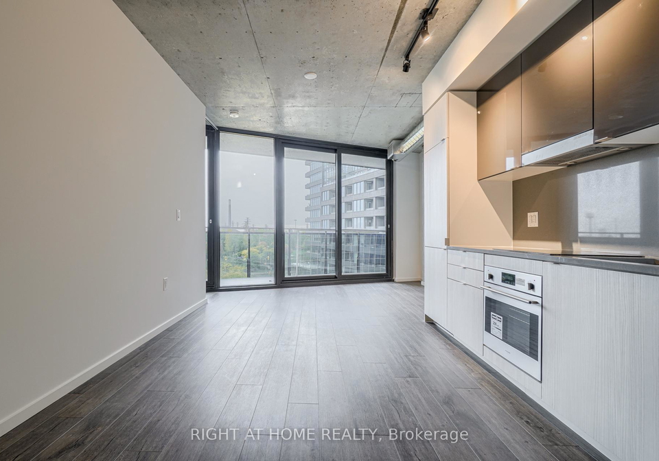 21-lawren-harris-square-toronto-ontario-c12590166