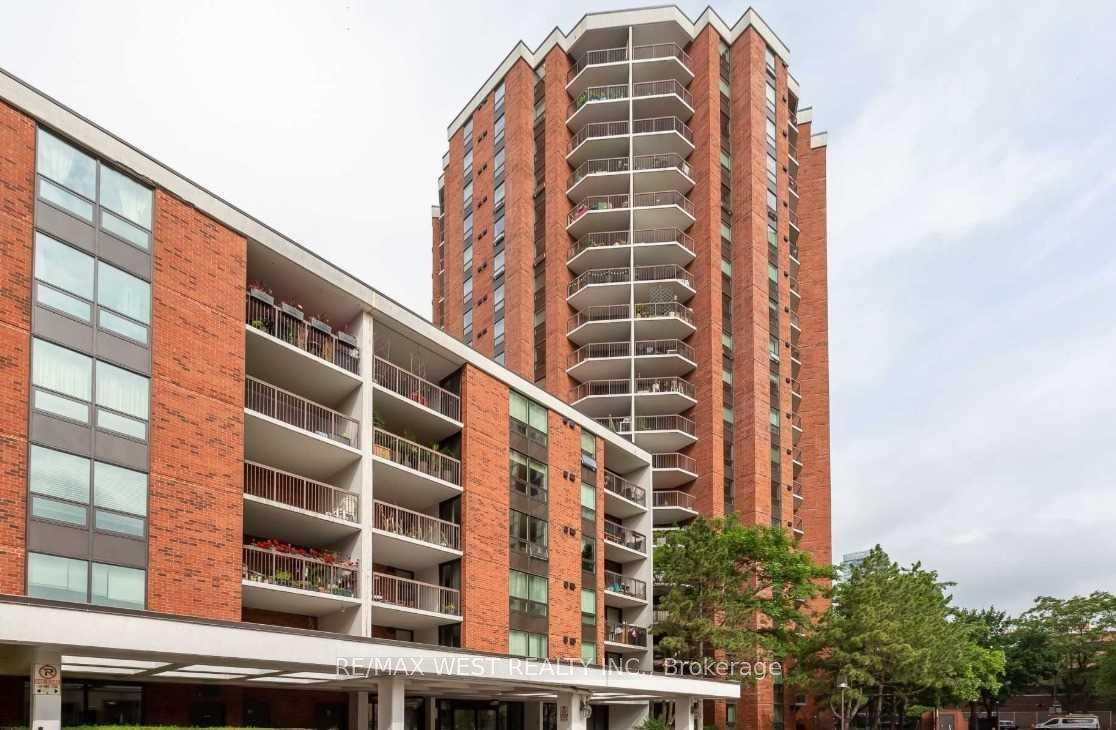77-maitland-place-toronto-ontario-c12590208
