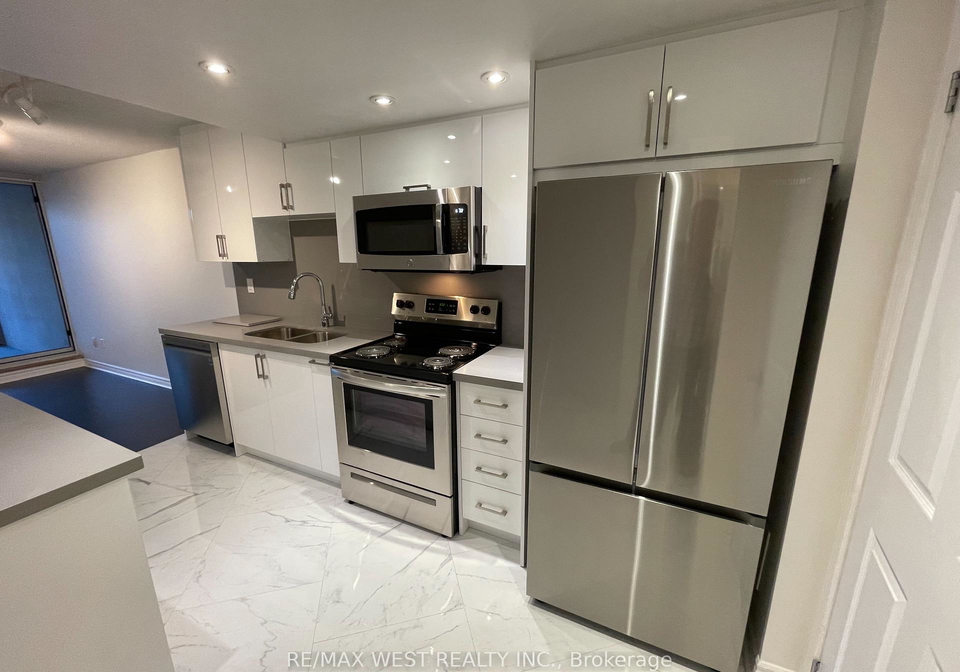 77-maitland-place-toronto-ontario-c12590208