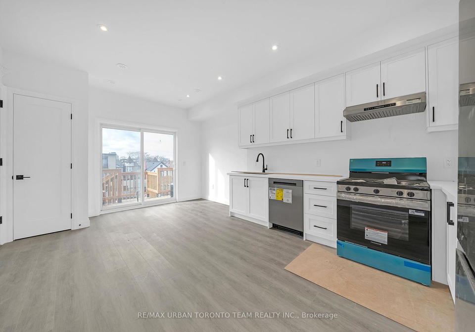 474-montrose-avenue-toronto-ontario-c12591654
